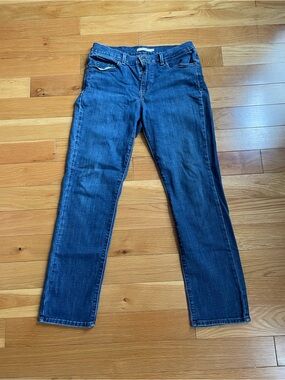 Levi's Women's Straight-Leg Jeans in Medium Blue Wash